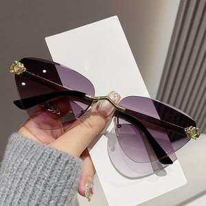 Stylish Metal Rimmed Cheetah Triangle <b>Sunglasses</b> For Women Black Frame Pc Lens Uv400 Protection Light Weight Sunshades - Product Image 4