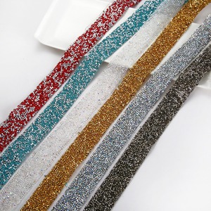 Bandes de strass en résine à dos plat, autocollants décoratifs pour nail art, chaînes de cristaux DIY, couleur argent blanc AB - Product Image 1