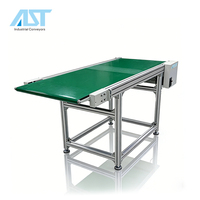 Convoyeur à bande à bord coupé AST avec profil en aluminium 40x80 et bord de 3 mm pour le transfert fluide de petites pièces entre machines