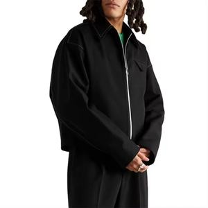 แจ็คเก็ตโค้ชแฟชั่นฤดูใบไม้ร่วงสีดำสำหรับผู้ชาย คุณภาพสูง รับผลิตตามสั่ง (OEM) พร้อมป้ายโลโก้และซิป ขายส่ง - Product Image 2