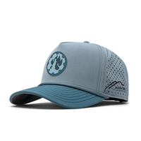 Gorra Trucker OEM de Secado Rápido, Dos Tonos Gris y Azul, Perforada con Láser, con Parche de Goma Personalizado, Resistente al Agua, con Cierre a Presión
