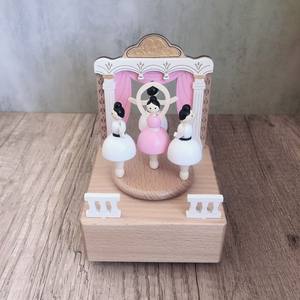 Carosello a vento in <span class=keywords><strong>legno</strong></span> <span class=keywords><strong>di</strong></span> faggio per ornamenti per la casa realizzato a mano dal produttore - Product Image 6