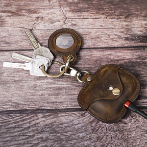 Étui de protection <span class=keywords><strong>Airpods</strong></span> <span class=keywords><strong>Pro</strong></span> en cuir de cheval fou de haute qualité 2 en 1 pour support <span class=keywords><strong>Airtag</strong></span>, cadeau de noël - Product Image 3