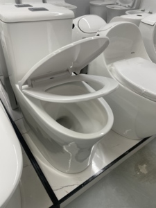 WC monobloc contemporain en céramique, à poser au sol, avec abattant à fermeture douce 360° °   Nettoyant pour Cuvette de Toilettes Économe en Eau - Product Image 3