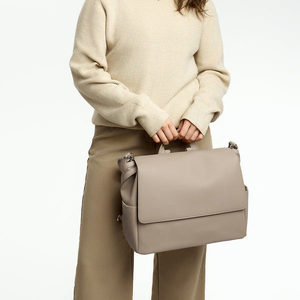 Sac à dos de voyage imperméable en <span class=keywords><strong>cuir</strong></span> PU pour maman et femmes enceintes, fermeture éclair, portable, <span class=keywords><strong>cuir</strong></span> végétalien personnalisé - Product Image 2
