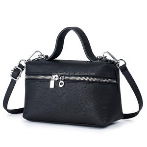 <span class=keywords><strong>Sac</strong></span> en cuir véritable texturé pour femmes <span class=keywords><strong>Sac</strong></span> à main vintage Top Layer Cowhide Niche Tote Bag Single Shoulder Crossbody Bag Trendy - Product Image 4