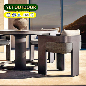 Set Tavolo e Sedie da Giardino Moderno Nordico Arredamento per Patio di Ristorante Sedie da Esterno di Lusso Impermeabili in Rattan PE e Alluminio - Product Image 1