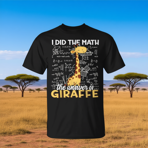 Hice la cuenta y la respuesta es que la camiseta con estampado de jirafa es ideal para amantes de los animales del zoológico. - Product Image 3