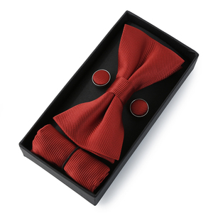 Coffret Cadeau Luxe Doré pour Hommes : Nœuds Papillon, Mouchoirs de Poche et Boutons de Manchette Tendance pour Fêtes et Mariages - Product Image 3