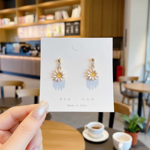 Vendita calda Tending moda orecchini a cerchio per le donne ragazze conchiglia rosa oro argento elegante stile Punk all'ingrosso disponibile - Product Image 3