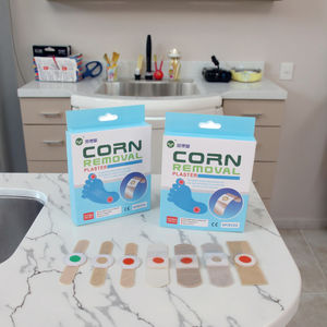 Bestsellers Colorido Corn Cap Frango Olho Gesso Boca Calo Nasal & Corpo Remendos Remoção Gesso para Milho - Product Image 1