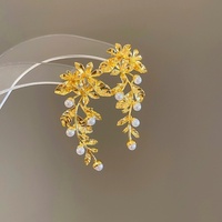 Pendientes de Mujer con Flores Doradas, Estilo Europeo Americano, Lujo Ligero, Elegantes, Galvanizados, Modernos y con Personalidad