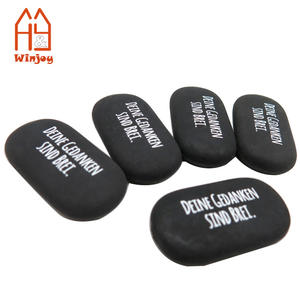 Großhandel/Custom Black TPR Oval Soft Eraser Gummi für Schul büro Kunst Zeichnung Personal isierte Logo Print Mini Seife Kiesel Form - Product Image 4