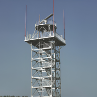 Tour de surveillance en acier galvanisé à chaud imperméable pour la surveillance de la circulation routière et le montage de caméras de sécurité routière