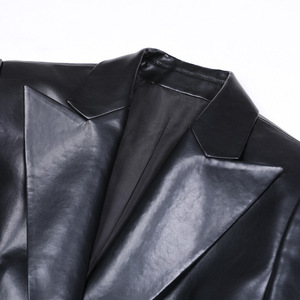 Giacca da donna corta <span class=keywords><strong>aderente</strong></span> all'ingrosso Boutique di alta qualità 2025 nuova pelle alla moda nera cappotti da donna - Product Image 3
