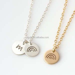 Collana a disco arcobaleno in acciaio inox oro 18K personalizzato mamma mamma Baby nome collane incise - Product Image 3