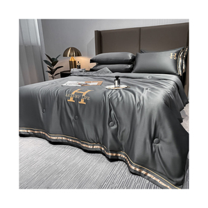 Couette légère en <span class=keywords><strong>satin</strong></span> de polyester hypoallergénique de luxe, ensemble de literie rafraîchissant pour l'été, <span class=keywords><strong>couvre</strong></span>-<span class=keywords><strong>lit</strong></span> - Product Image 1