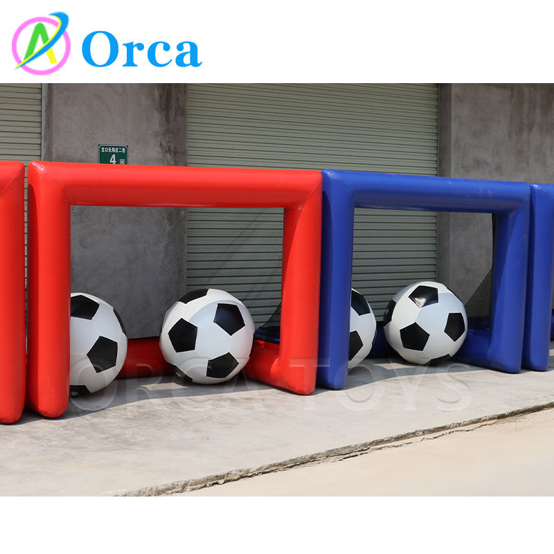 Porte de soccer rouge et bleu