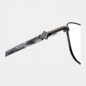 แว่นตาโลหะทรงสี่เหลี่ยมเต็มกรอบสำหรับผู้หญิง ได้รับการรับรองมาตรฐาน ISO9001 เหมาะสำหรับการประชุมทางธุรกิจและการนำเสนอต่อลูกค้า - Product Image 3