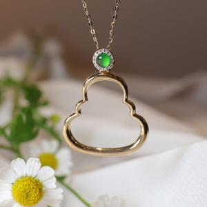 Collier Gardien <span class=keywords><strong>Ombre</strong></span> <span class=keywords><strong>de</strong></span> Bouddha 18 carats en Jadeite Naturelle et Diamants, Collier Primé au Muse Gold - Product Image 1
