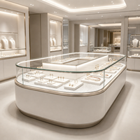 Vitrine de présentation personnalisée pour bijouterie, design intérieur de style luxueux et étoilé pour la vente de bijoux
