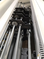 Machine à rainurer et empileuse de carton ondulé automatique MJKC-1 avec convoyeur pour l'insertion de inserts dans les machines à boîtes