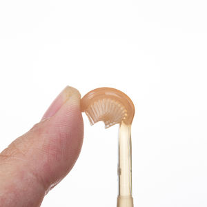 Venta al por mayor OEM cepillo de dientes de silicona para bebés limpieza de la lengua del bebé productos maternos y para bebés - Product Image 4