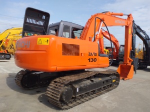 Excavadoras sobre orugas Hitachi ZX130 usadas de alta calidad, repuestos originales incluidos, centrados en componentes básicos, motor y bomba - Product Image 6