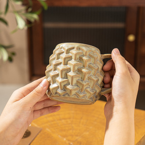 Tasse à café rétro en céramique cuite au four avec anse, motif montagne et mer en forme de losange, pour la maison, le bureau et les restaurants - Product Image 2
