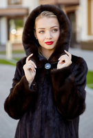 Eleganter Damen-Pelzmantel im Nerz-Stil, Extra Lang, Winter-Warm, Lässige Oberbekleidung mit Kapuze, Naturfarben, Echter Nerz