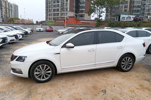 <span class=keywords><strong>Skoda</strong></span> <span class=keywords><strong>Octavia</strong></span> <span class=keywords><strong>2020</strong></span> 1.5L Automatica Edizione Smart Luxury 5 Posti Liftback Guida a Sinistra Euro VI - Product Image 2