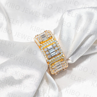 Bague de Luxe pour Homme Plaqué Or Jaune, Sertie de Moissanite VVS Couleur D Taille Baguette, Style Hip Hop Rapper