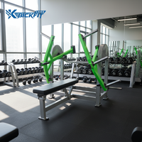 Machine de presse pectorale plate à charge de plaques, qualité supérieure, directement d'usine, pour la musculation des pectoraux avec trois plaques de poids suspendues, équipement de gym