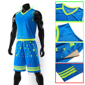 Ensemble short et maillot de basketball personnalisé pour homme, col en V, sublimation, respirant, séchage rapide, absorbant la transpiration, trois bandes personnalisées pour équipe - Product Image 1