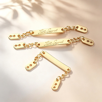 Étiquettes métalliques personnalisées, logo en relief 3D, alliage de zinc, accessoires pour bagages et vêtements, MOQ 100 pièces