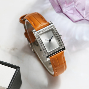 Montre pour femme de luxe carrée tendance 2025 avec diamants de qualité supérieure, montres personnalisables - Product Image 4