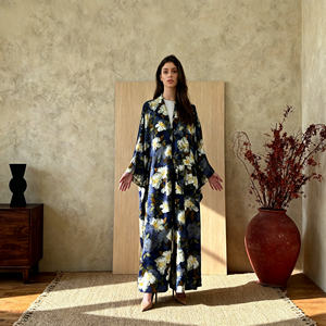 Abaya élégante en polyester imprimé sur mesure pour femmes musulmanes, design de luxe pour les occasions de soirée, vente en gros - Product Image 1