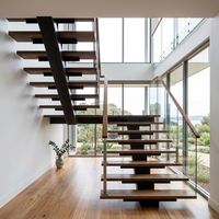 Escalier droit moderne en verre avec marches en bois à poutre simple de haute qualité en forme de U à vendre