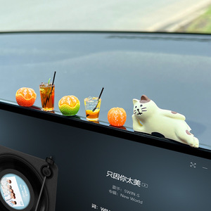 Vente en gros de décorations intérieures de voiture en résine personnalisées, figurines de chat mignonnes, accessoires de voiture pour tableau de bord et rétroviseur - Product Image 2