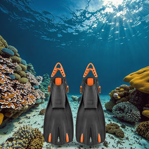 Palmes de plongée professionnelles en gros noir lame courte en caoutchouc durable TPR matériel formation palmes de plongée pour adulte - Product Image 4