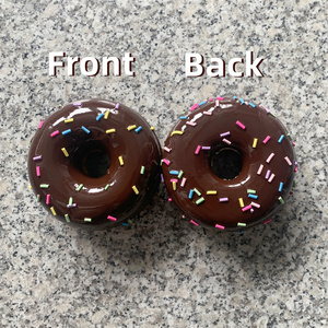Donuts de 8.5cm con Doble Cara Decorada, Salsa de Chocolate y Chispas de Azúcar de Colores, Diseño Creativo y Novedoso, Modelo de Juguete - Product Image 3