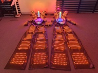 Disfraz de Robot con Zancos LED RGB con Pantalla de Texto, Traje de Robot Iluminado con Zancos para Espectáculos en Escenarios y Calles