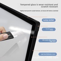 Caisson lumineux d'ascenseur à LED en verre trempé ultra-mince avec cadre en aluminium intérieur pour la publicité de thé au lait Caractéristiques de dessin intégrées