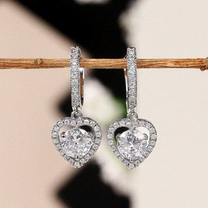 Orecchini pendenti a cuore cavo per donna, eleganti e scintillanti, gioielli alla moda - Product Image 3