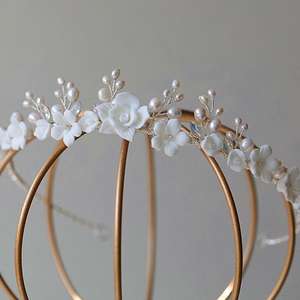 Boutique Premium perle d'eau douce à la main en céramique fleurs blanches mariée <span class=keywords><strong>couronne</strong></span> <span class=keywords><strong>couronne</strong></span> <span class=keywords><strong>cheveux</strong></span> accessoires diadème de mariée - Product Image 3