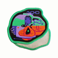 Logo tissé personnalisé de style punk américain, avec bordure colorée, peut être collé à l'arrière ou fixé par auto-agrippant
