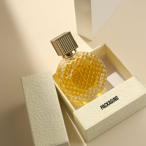 Flacons de <span class=keywords><strong>parfum</strong></span> vides en verre carré avec pompe pulvérisatrice, design personnalisé de luxe, 30 ml, 50 ml, 100 ml, avec boîte - Product Image 4