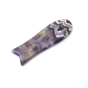 La herramienta de elevación facial Amethyst Gua Sha Herramienta facial Guasha un ritual diario un acto de autocuidado - Product Image 5