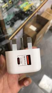 <span class=keywords><strong>Prise</strong></span> de chargeur <span class=keywords><strong>USB</strong></span>-<span class=keywords><strong>C</strong></span> Standard britannique directe d'usine 12W/20W conducteur en cuivre haute température PD à charge rapide - Product Image 2