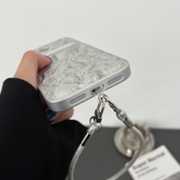 Étui vintage en cuir PU froissé avec grande fenêtre pour iPhone 13 14 15 16 17 Pro Max, avec dragonne et cordon de suspension, finition givrée et plaquée